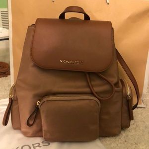 Michael Kors Abbey Large Dark Khaki backpack